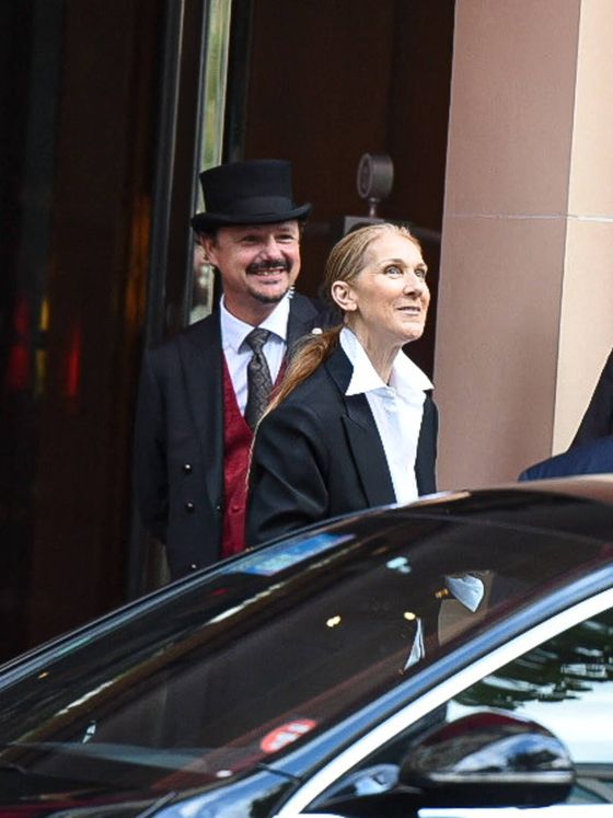 Celine Dion, saliendo de su hotel en París. (Gtres)