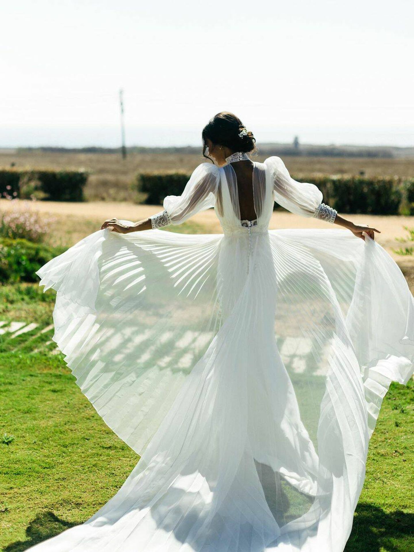 El vestido de novia de Sara. (Instagram/ @iza.van. Foto/ @queragura)