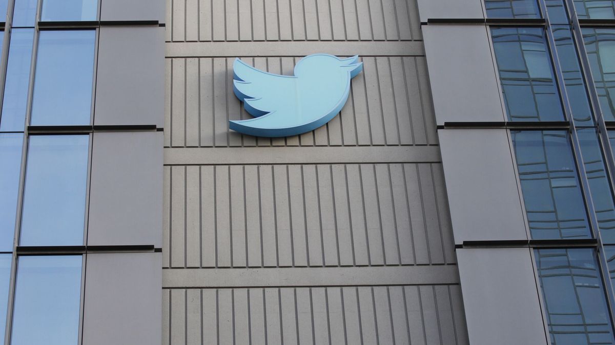 Trabajadores de Twitter temen el despido de toda la plantilla en España