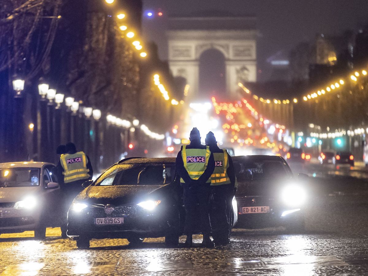 Foto: Policía en París (EFE)