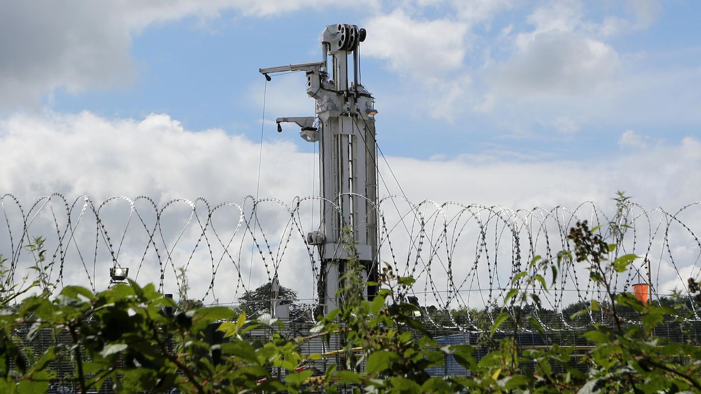 Punto de perforación de 'fracking' en Balcombe, al sur de Inglaterra, en agosto de 2013, suspendido por las protestas ciudadanas (Reuters)