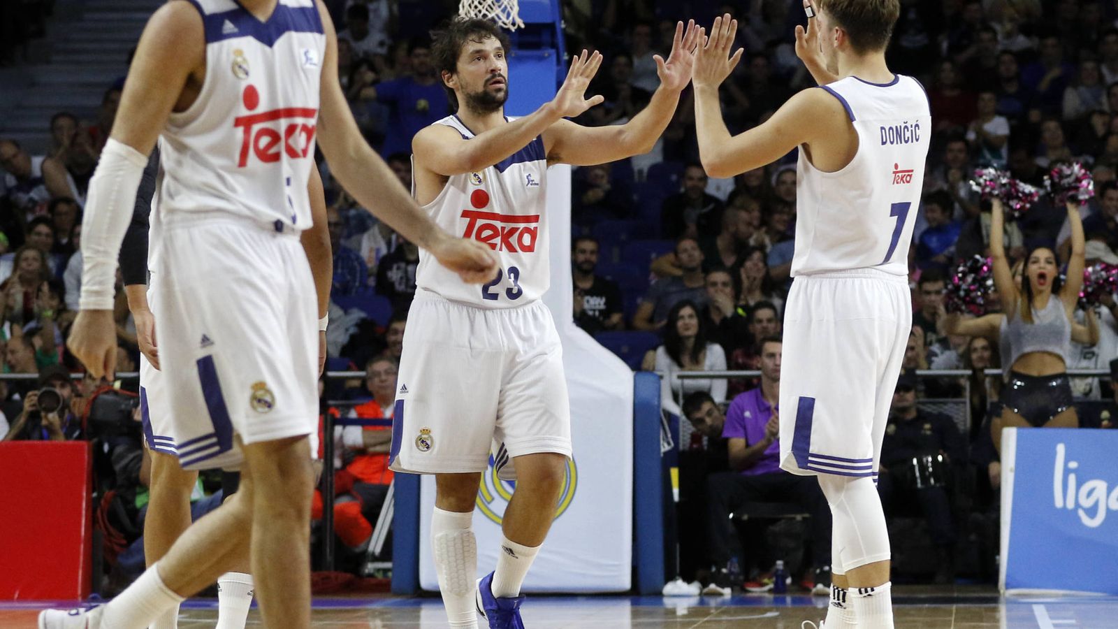 Foto: Sergio Llull y Luka Doncic están brillando en este inicio de temporada (ACB Photo/Ángel Martínez)