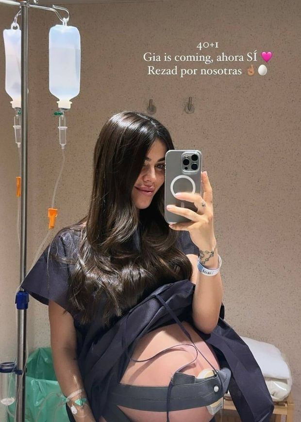Violeta, monitorizada e ingresada ya de parto. (Instagram/@violeta)