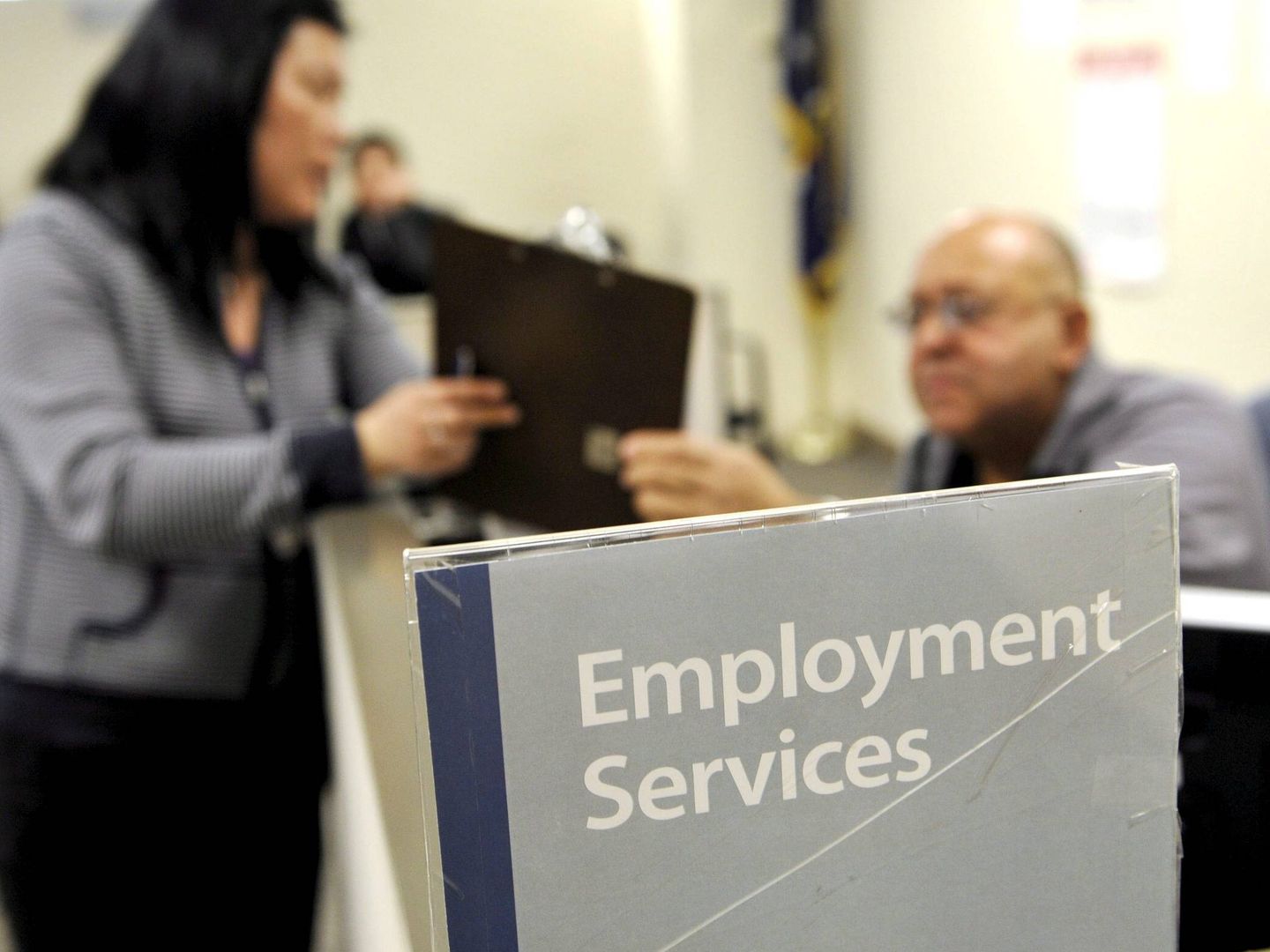 Oficina de empleo en EEUU. (Reuters)