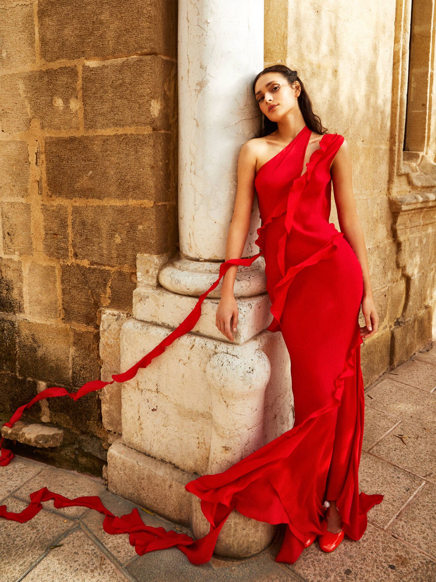 Un vestido rojo de Redondo Brand. (Charly Calderón)