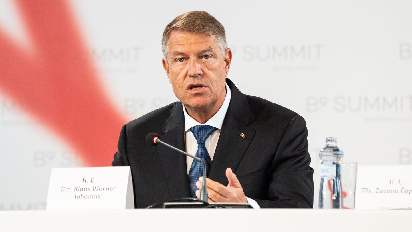 Bratislava (Slovakia), 06 06 2023.- Romanian President Klaus Iohannis at the press conference after the summit of the Bucharest Nine, at the Bratislava Castle in Bratislava, Slovakia, 06 June 2023. The leaders of the Bucharest Nine have been meeting regularly since 2015 to align their positions ahead of NATO summits. (Rumanía, Eslovaquia, Bucarest) EFE EPA JAKUB GAVLAK 