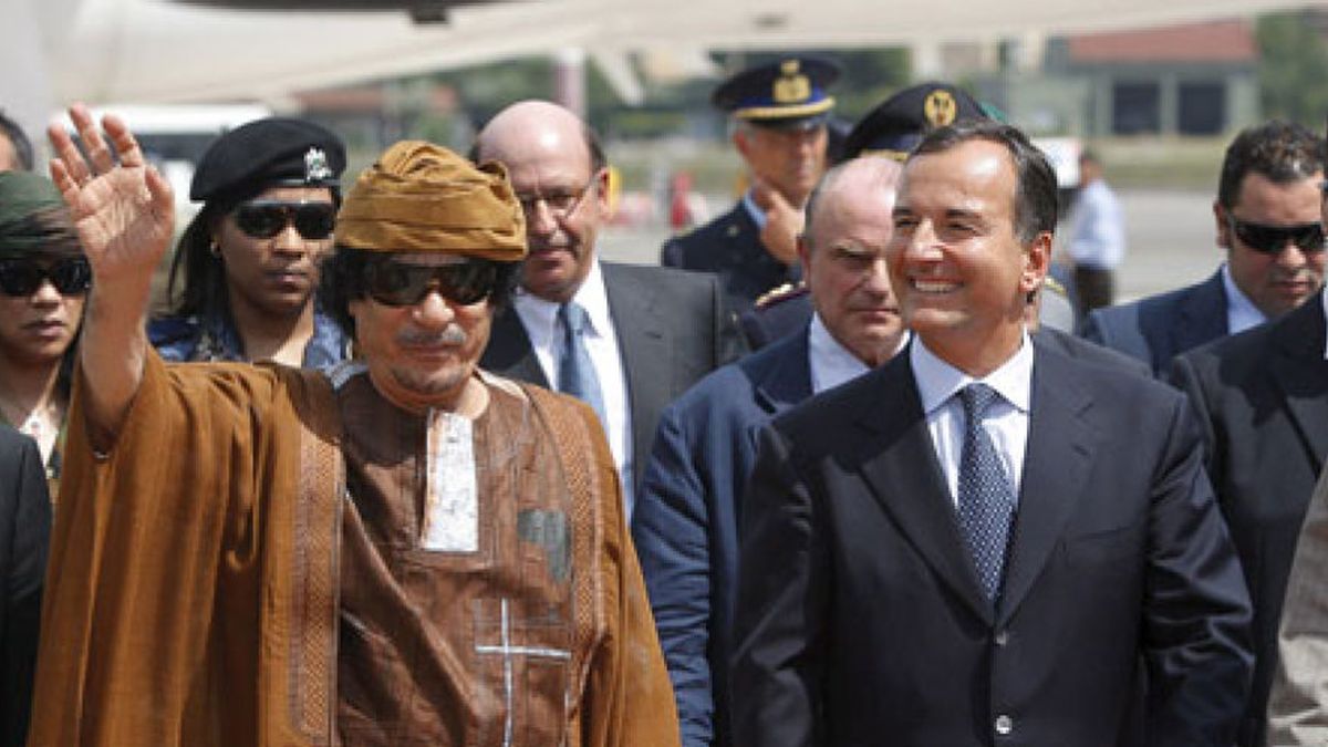 Gadafi, ante 500 modelos: "El islam debería convertirse en la religión de Europa"