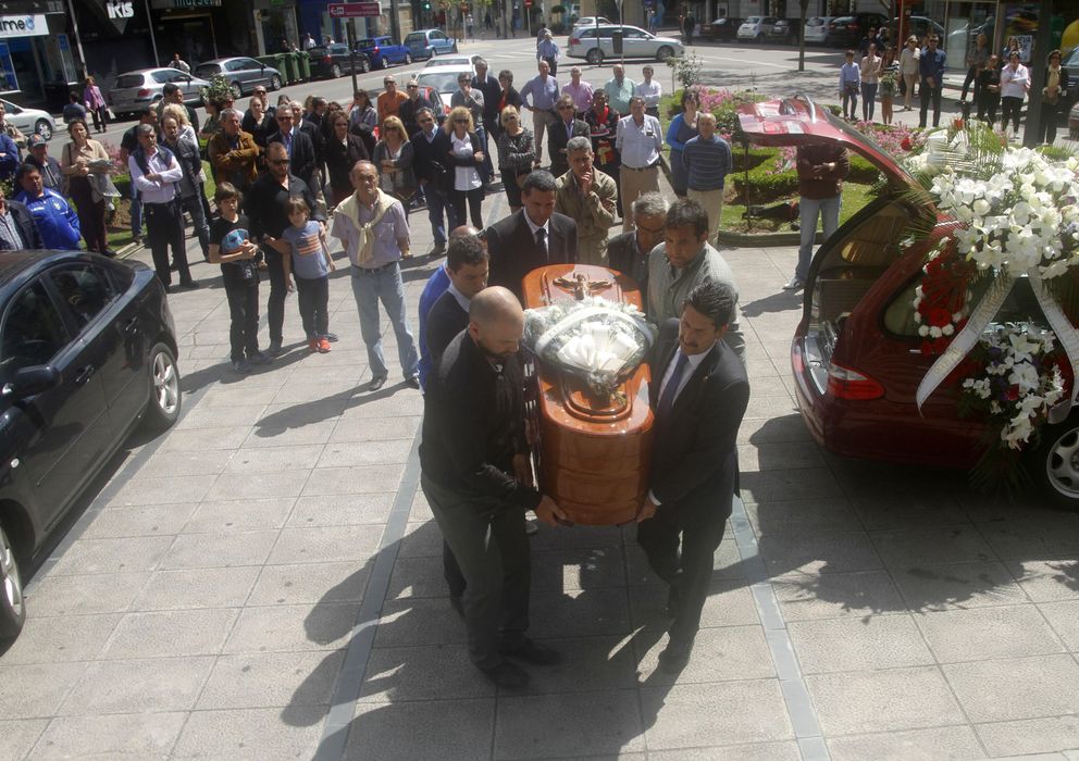 Foto: Emotivo funeral por atleta Yago Lamela en Avilés.