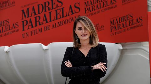 Penélope Cruz y Milena Smit: clasicismo y vanguardia en el estreno de Almodóvar
