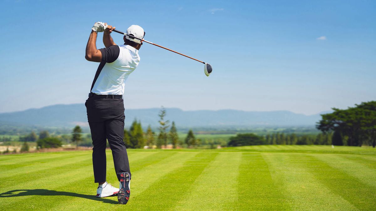 El golf no está hecho para todas las columnas: las claves del dolor de espalda al practicarlo
