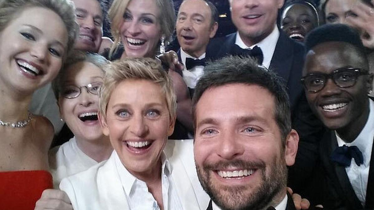 El 'selfie' de Ellen DeGeneres con los actores nominados bate todos los récords en Twitter