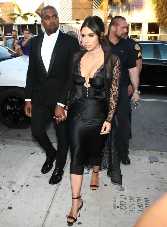 Kim Kardashian y Kanye West en la boda de Isabela Rangel y Dave Grutman. (Gtres)