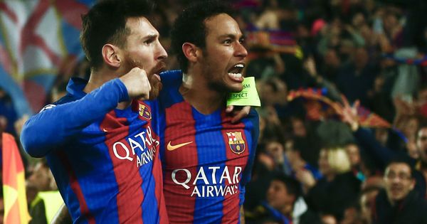 Foto: Neymar y Messi celebran el histórico triunfo firmado por el Barcelona ante el PSG. (EFE)