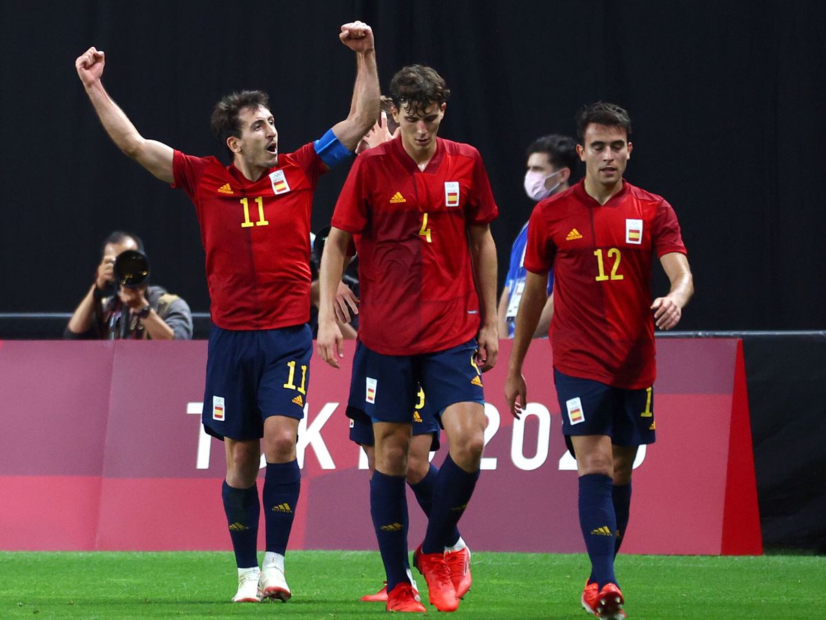 Foto: La selección española de fútbol masculino celebra la victoria en Tokio ante Australia. (Reuters)