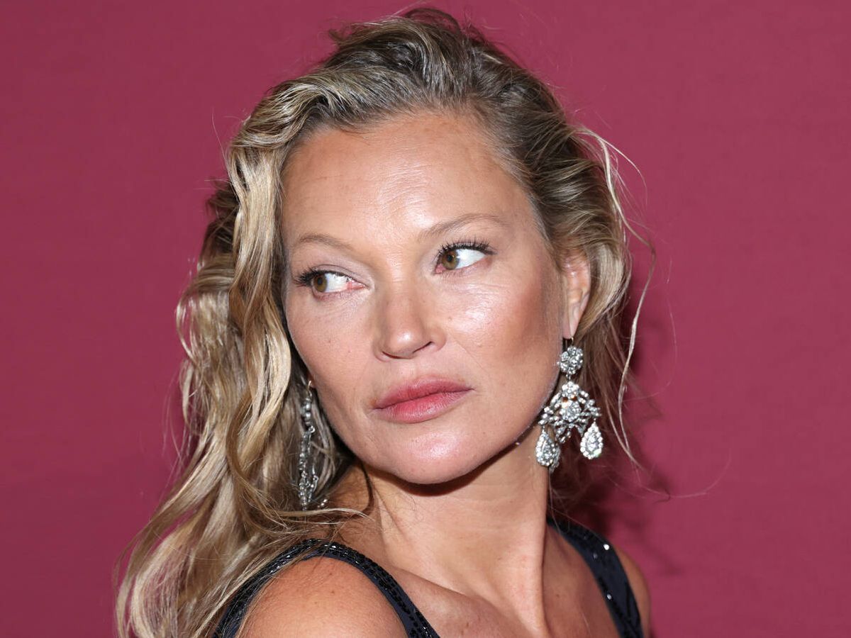 El truco de maquillaje de Kate Moss para moldear los pómulos sin contouring  ni cirugía