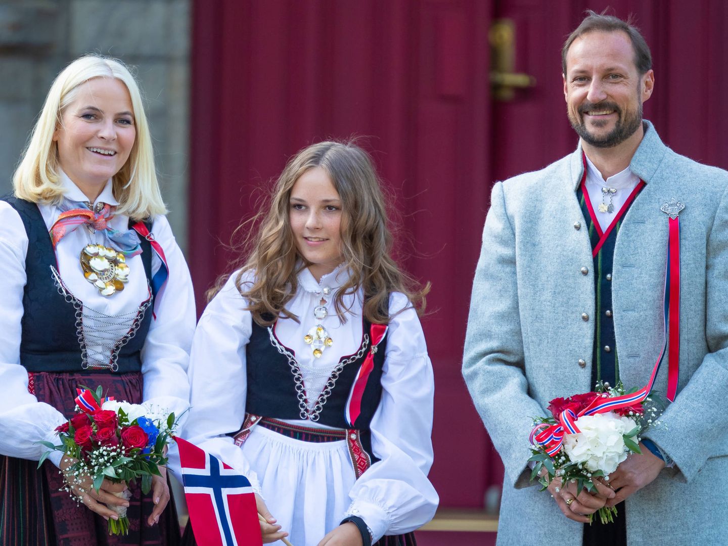Mette-Marit, Ingrid Alexandra y Haakon de Noruega en una foto de archivo. (Getty)
