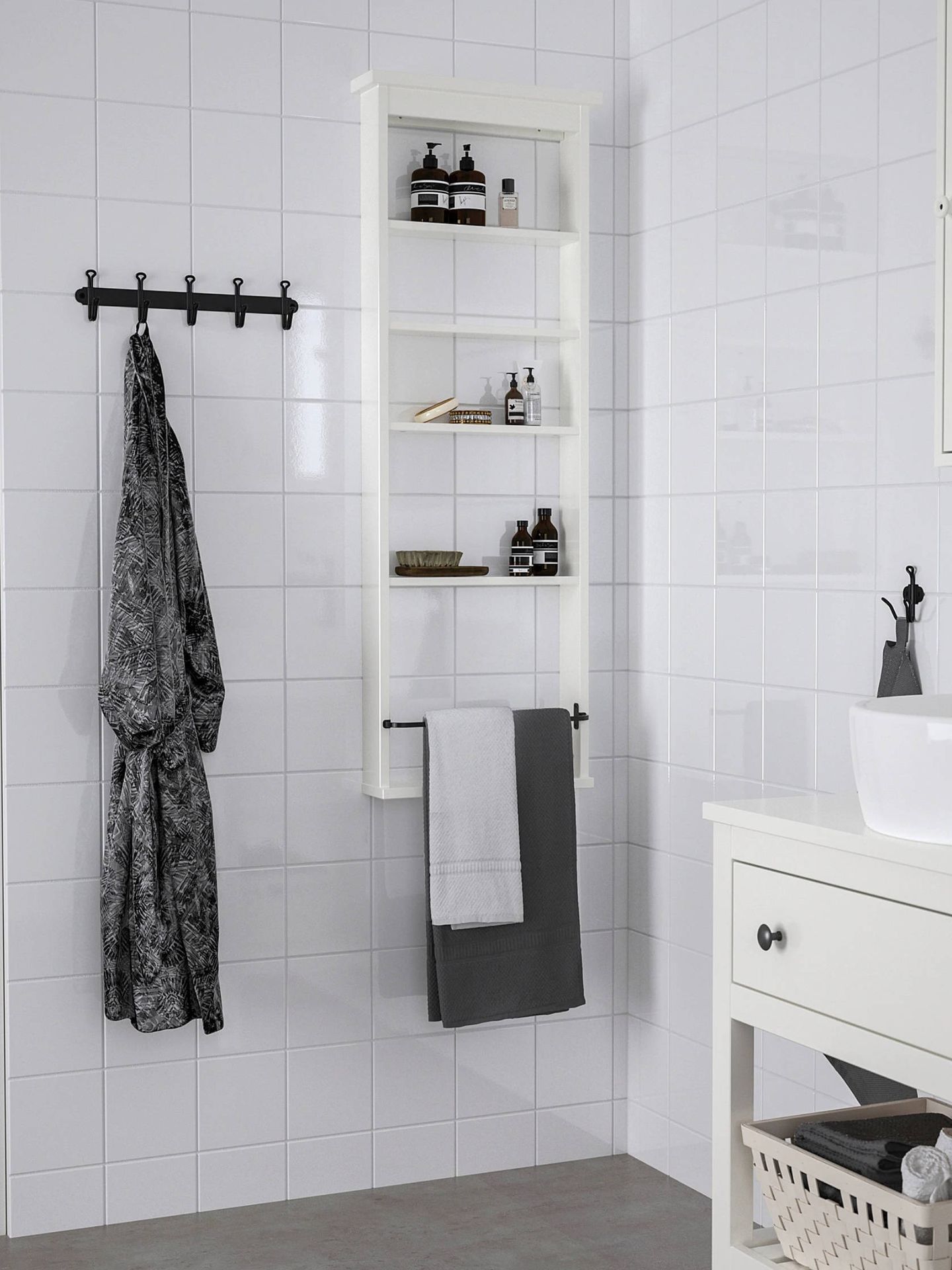 Un baño pequeño con espacio todo es posible muebles de Ikea