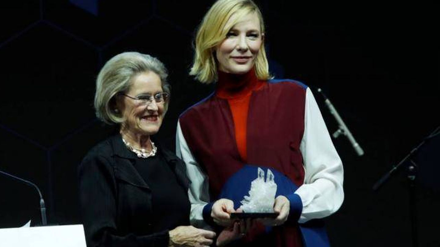 Cate Blanchet recibe el Premio Cristal en Davos. 