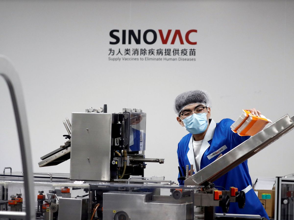 Foto: Fabricación de la vacuna de Sinovac. (Reuters)