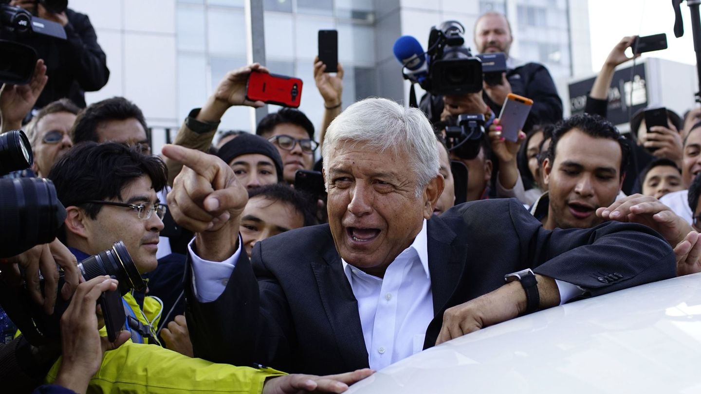 Andrés Manuel López Obrador, tras votar en su colegio en Ciudad de México. (Reuters)
