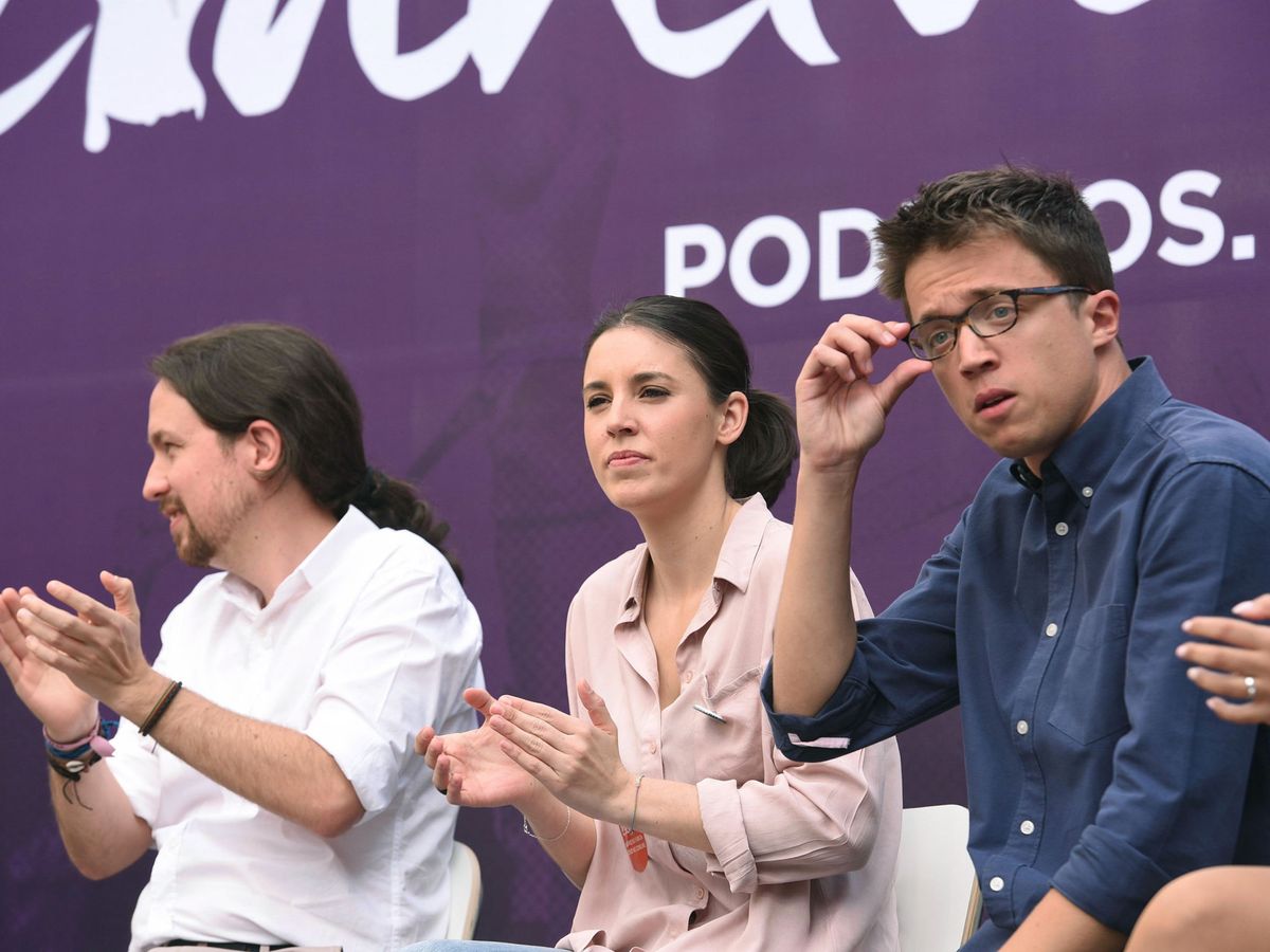 Foto: Pablo Iglesias, Irene Montero e Íñigo Errejón, en 2017. (EFE/Fernando Villar)