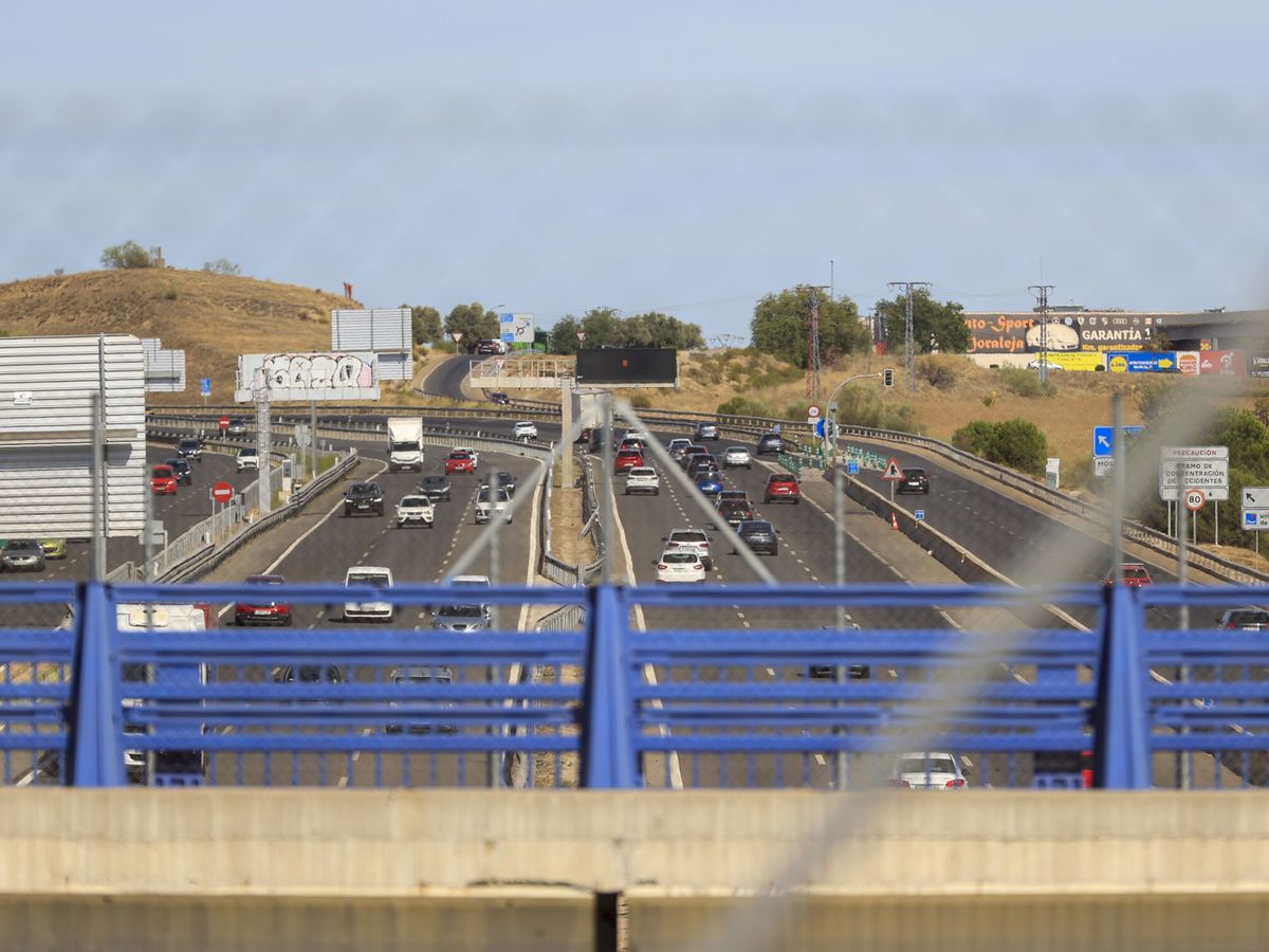 Foto:  Fotografía del flujo de tráfico en las carreteras de los alrededores de Madrid. (EFE)