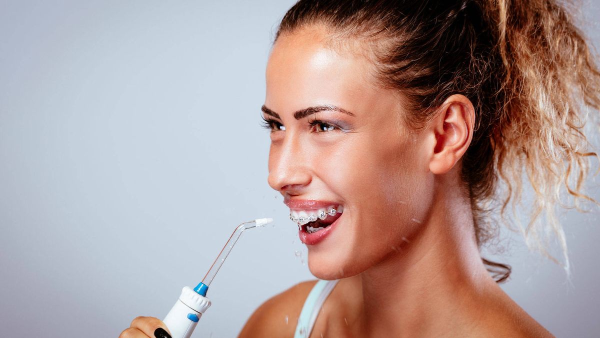 Qué es un irrigador dental y por qué puede revolucionar tu higiene bucal (si lo usas bien)