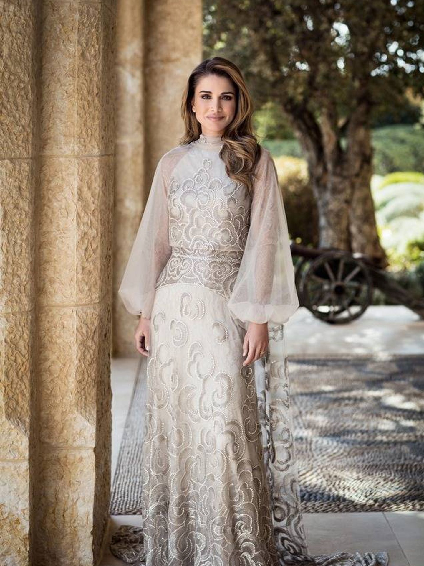 Rania de Jordania, con vestido de Krikor Jabotian. (Facebook: Krikor Jabotian)