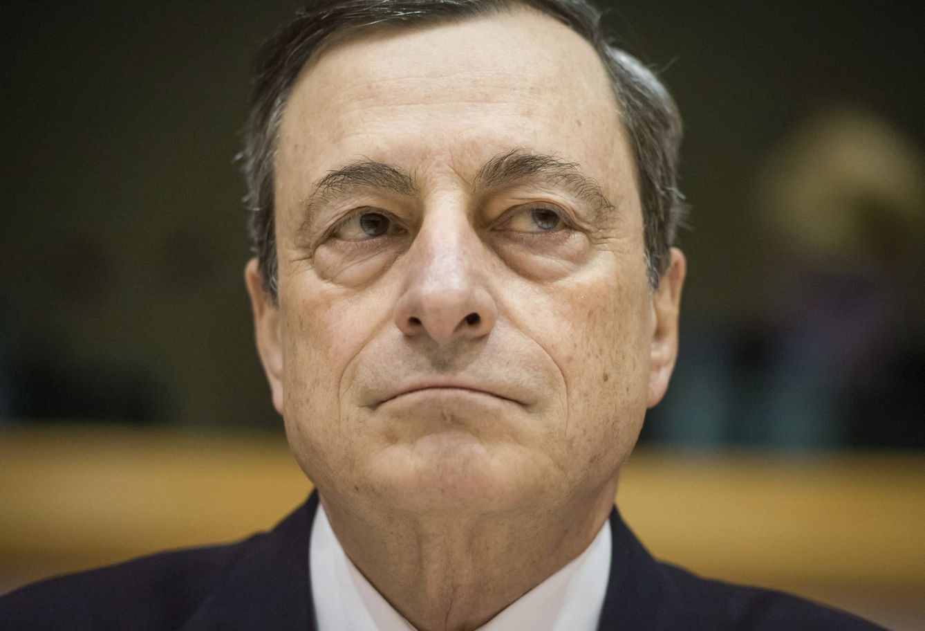El BCE de Draghi 'traga' con los incumplimientos para evitar un Gobierno populista. (EFE)
