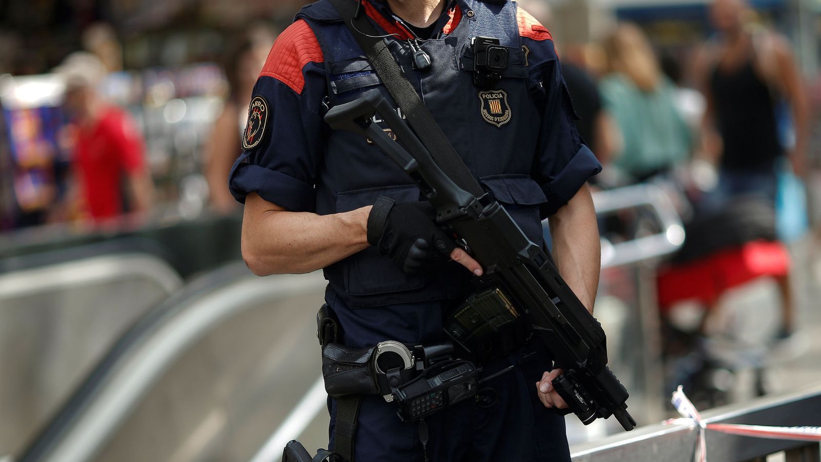 Foto: Un agente de los Mossos d'Esquadra. (Reuters)
