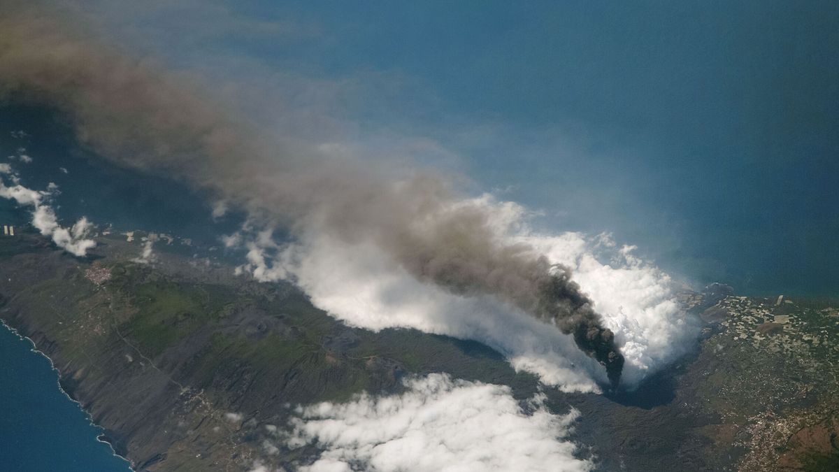 Un año de la erupción del volcán Cumbre Vieja: así ha cambiado La Palma, según Google Earth
