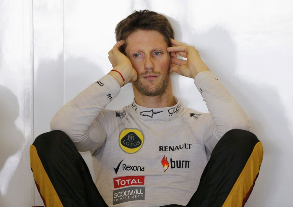 Foto: Romain Grosjean reposando entre sesión y sesión de entrenamientos en Abu Dabi.