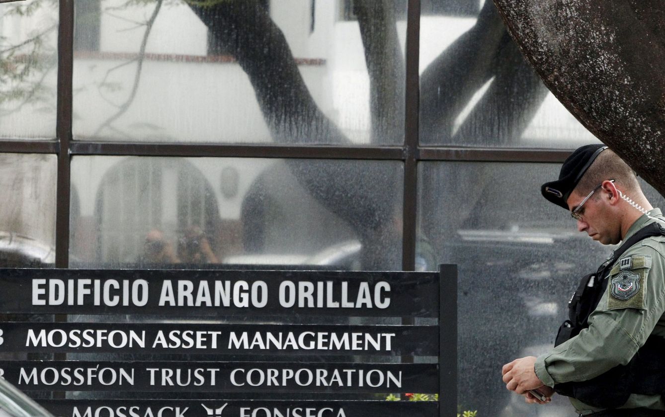 La policía panameña hizo una redada en las oficinas de Mossack Fonseca. (Reuters / Carlos Jasso)