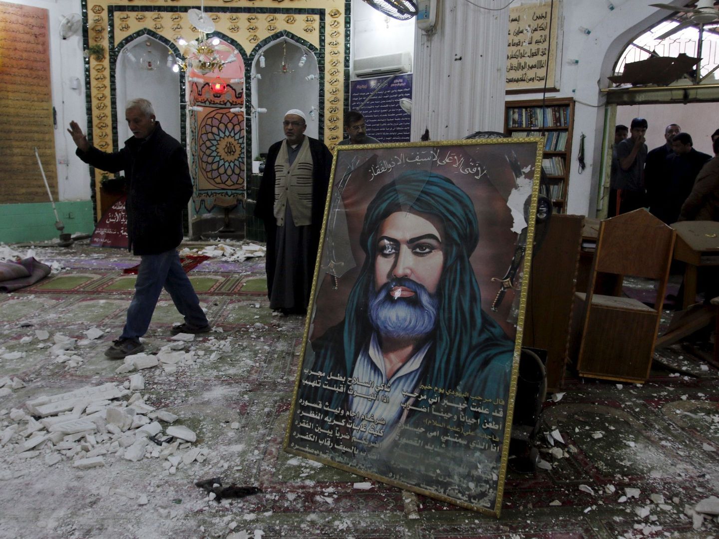 Restos de una mezquita chií de Bagdad tras un atentado en febrero de 2016. (Reuters)