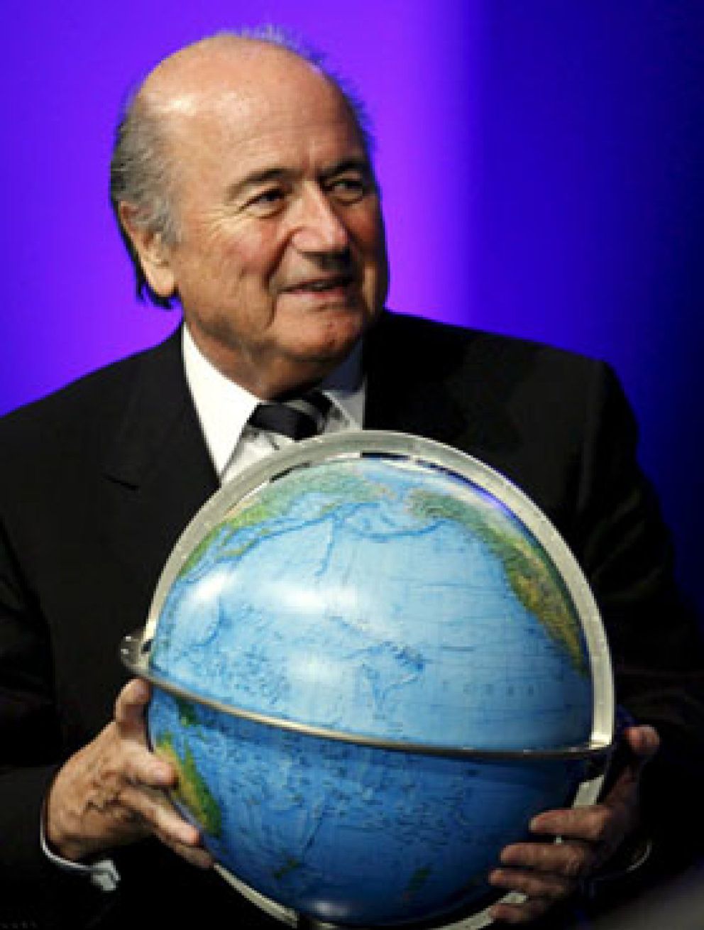 Foto: Blatter, impresionado por las obras de los estadios sudafricanos