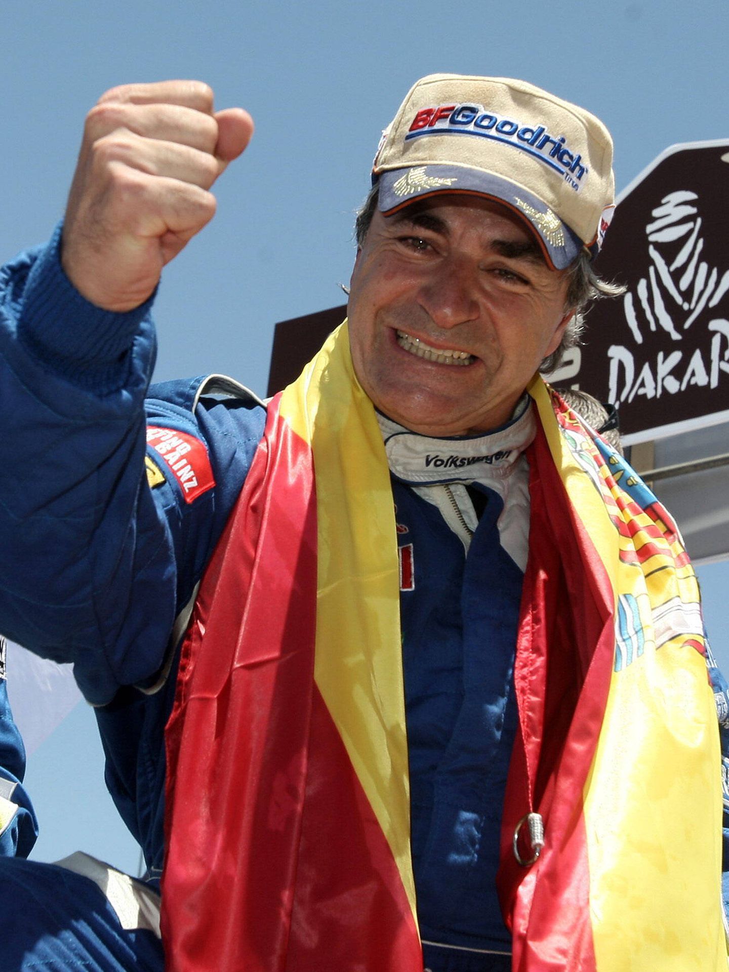Sainz celebra la victoria en el Dakar 2010