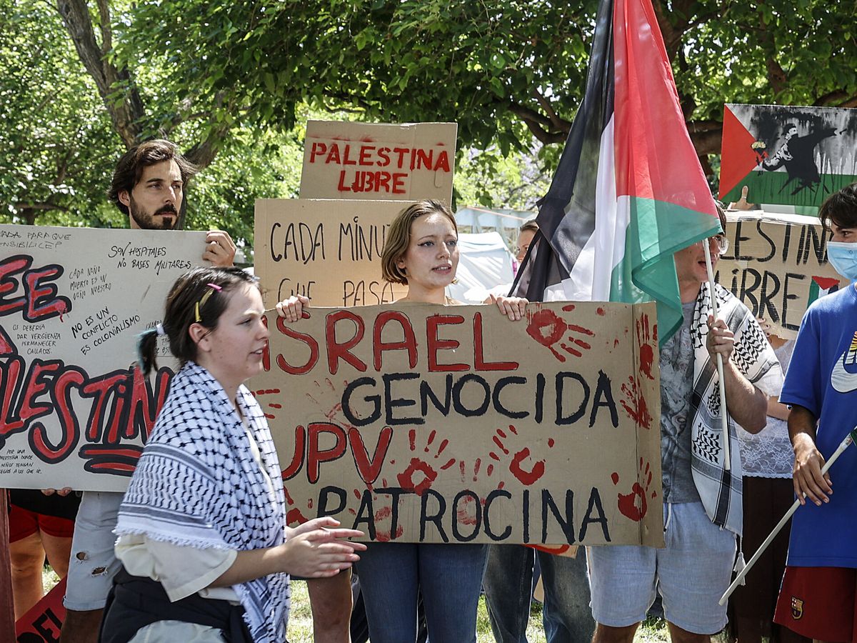 Foto: Protestas contra la invasión de Gaza en la Universitat Politècnica de Valencia. (Europa Press/Rober Solana)