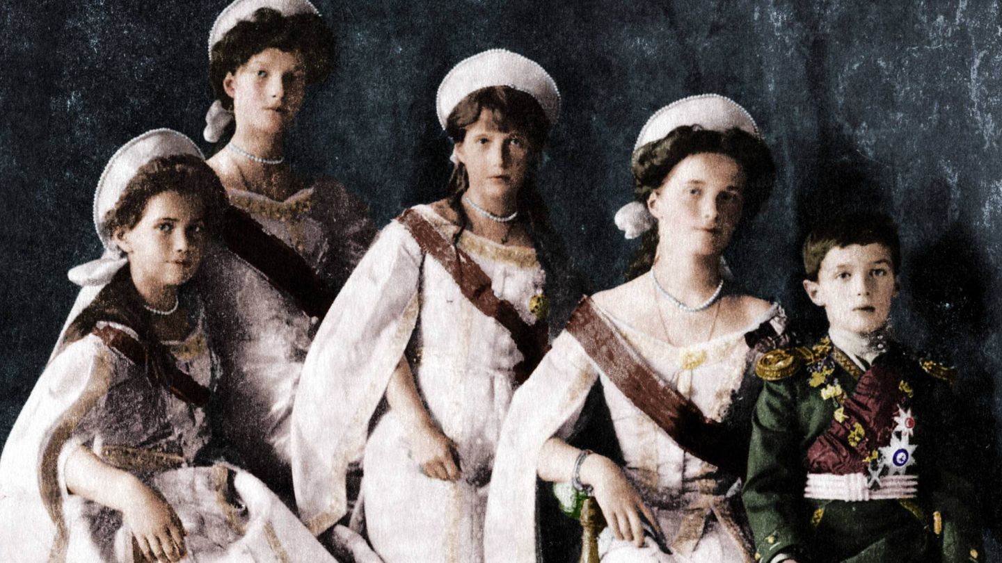 Los cuatro hermanos Romanov, en una imagen coloreada. (CP)