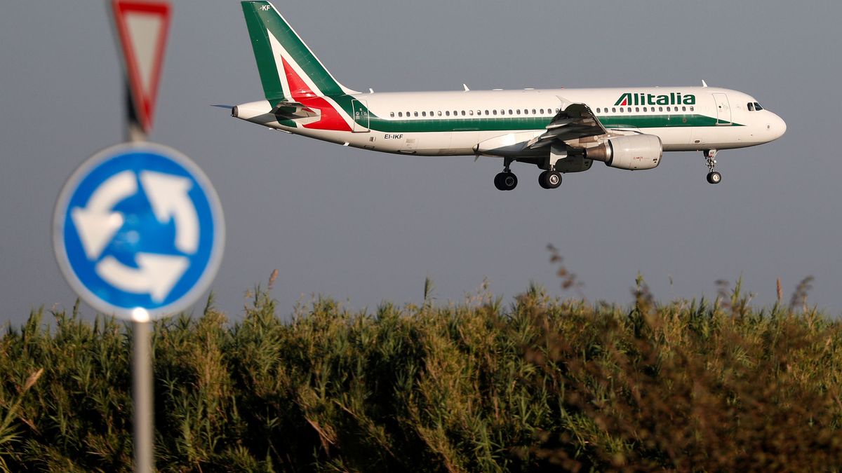 Bruselas expedienta a Italia y Grecia por no proteger a los pasajeros con vuelos anulados 
