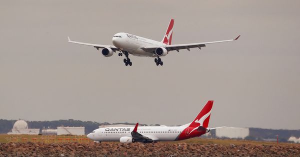 Foto: Un avión de la aerolínea Qantas, a punto de aterrizar. (Reuters)