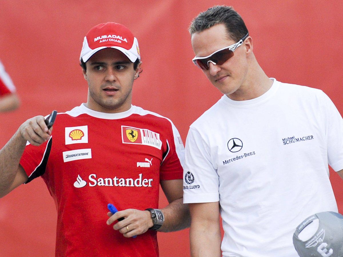 Foto: Felipe Massa junto a Michael Schumacher en 2010. (EFE)