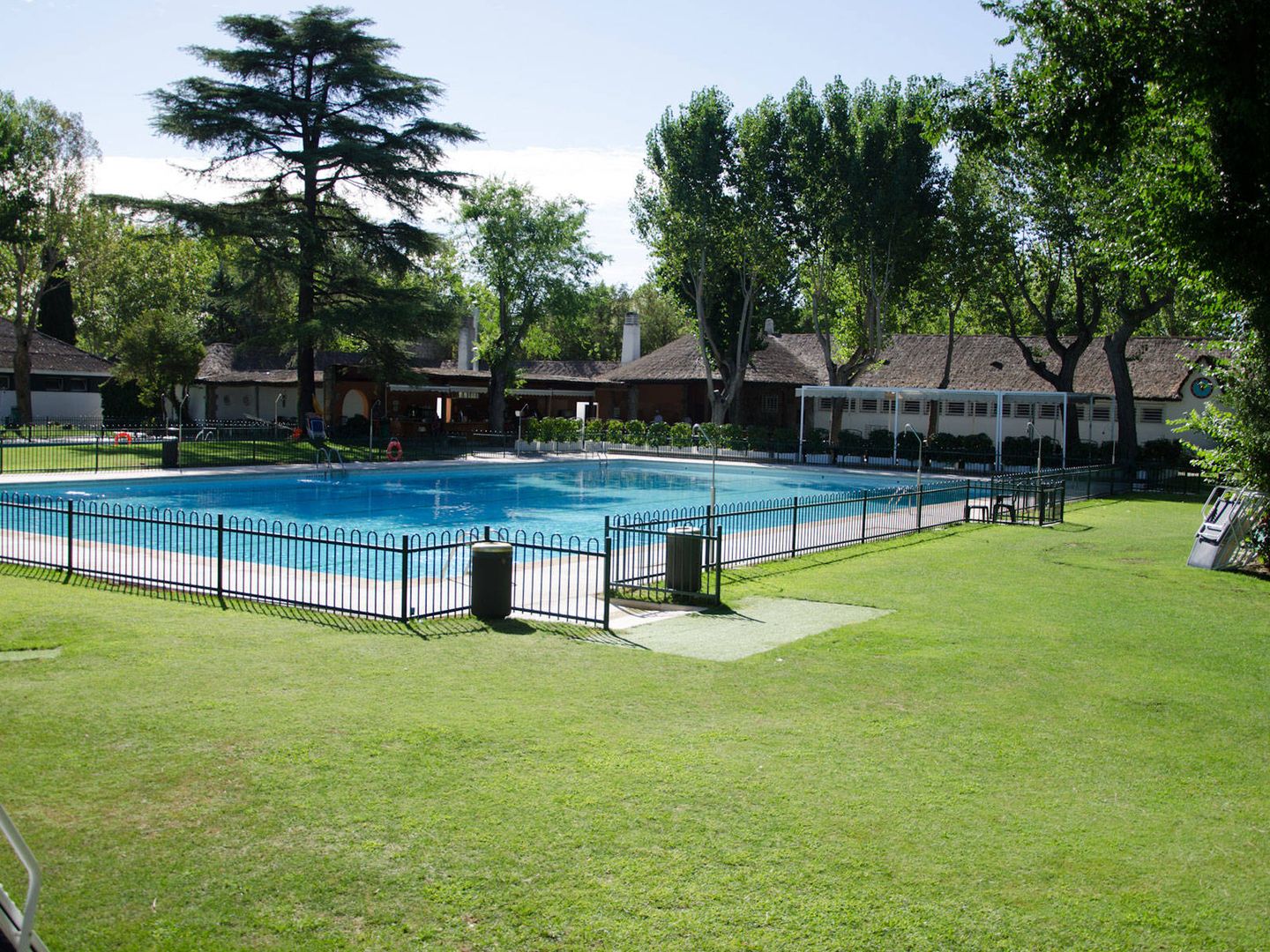 Una de las piscinas del Club de Campo Villa de Madrid.
