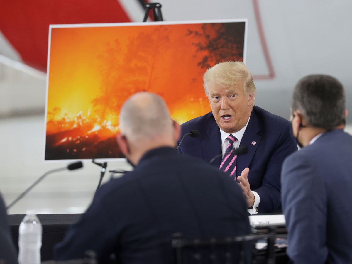 Foto: Trump, durante durante un acto sobre los incendios en California. (Reuters)