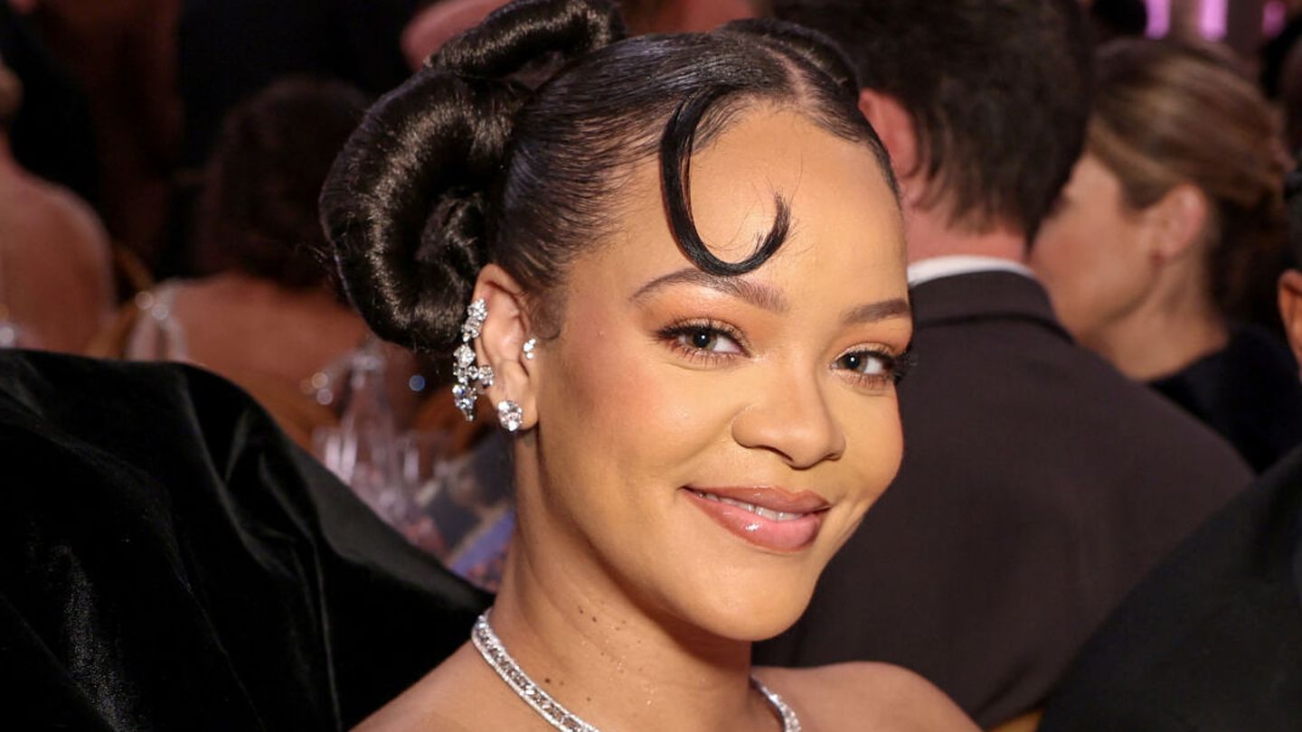 Rihanna, en los Globos de Oro. (Reuters/HFPA/Chelsea Lauren)