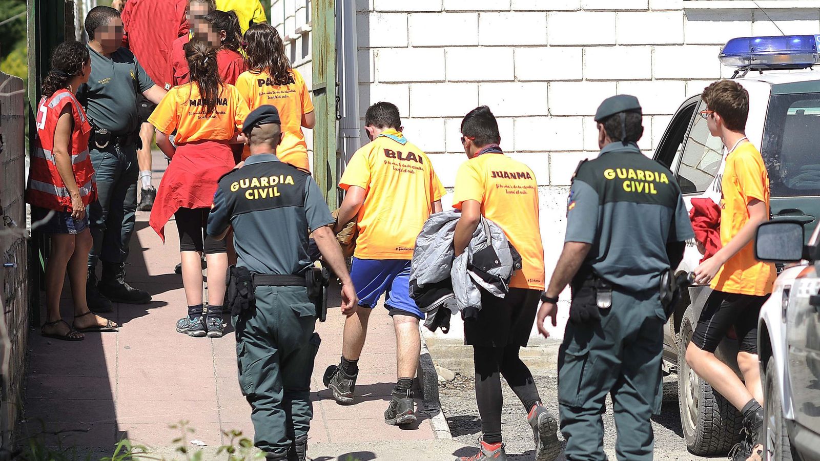 Foto: Los compañeros de la menor de 15 años, que pertenecía a un grupo de 'scouts' catalanes. (EFE)