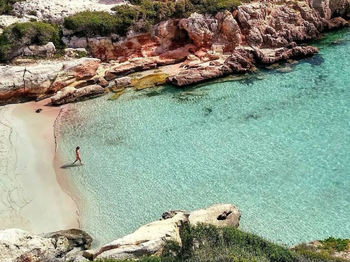 Foto: Menorca ha sido seleccionada como el mejor destino de playa por National Geographic. (Instagram/@turismomenorca)