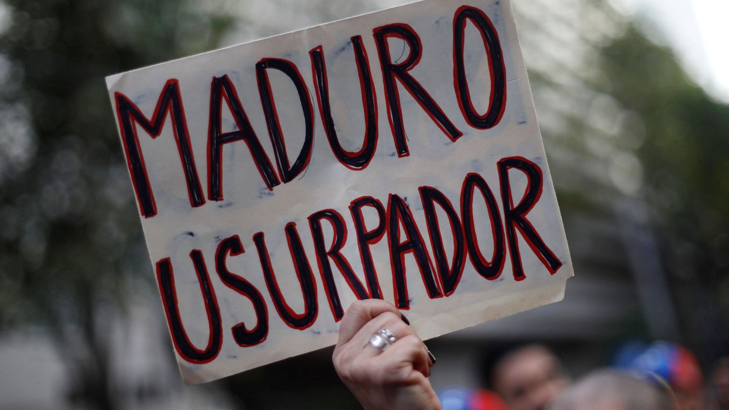 Protesta contra Maduro frente a la Embajada de Venezuela en Ciudad de México, el 23 de enero de 2019. (Reuters)