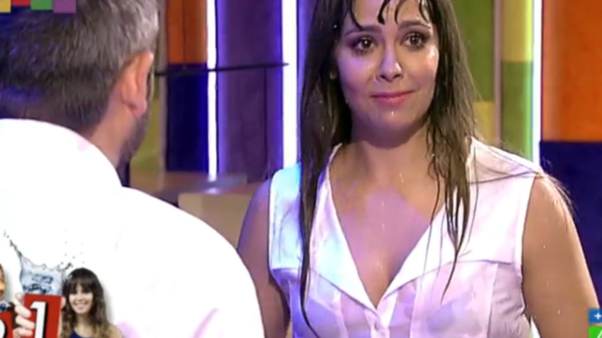 La provocativa camiseta mojada de Cristina Pedroche calienta 'Zapeando'