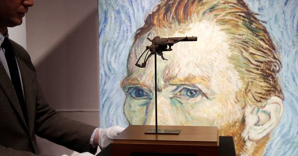 Foto: El revólver con el que se cree se disparó el artista. (REUTERS)