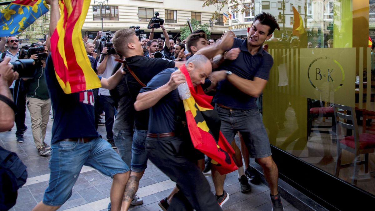 Así fueron los ataques en la manifestación catalanista de Valencia del 9 de octubre